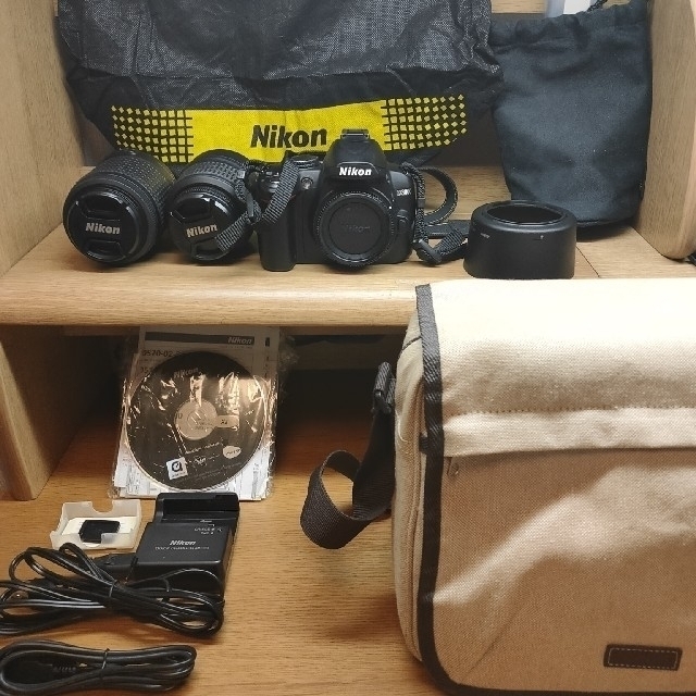 Nikon デジタル一眼レフカメラ D3000 ダブルズームキット