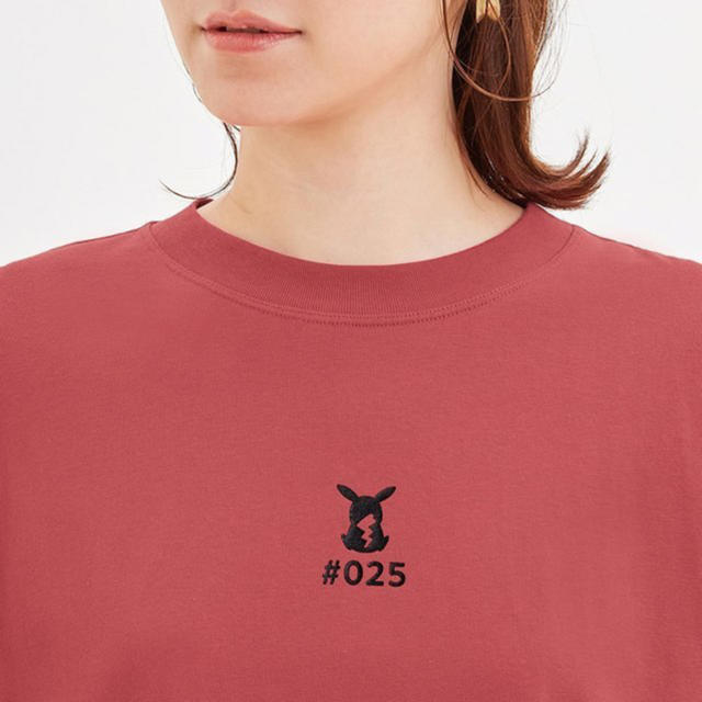 GU(ジーユー)のGU × ポケモン Tシャツ カットソー クロップドT POKEMON Lサイズ レディースのトップス(Tシャツ(半袖/袖なし))の商品写真