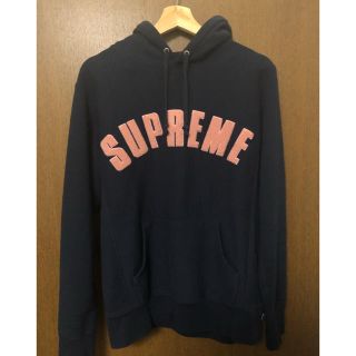 シュプリーム(Supreme)のSupreme アーチロゴ パーカー ネイビー  S(パーカー)