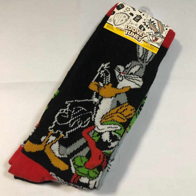 USJ(ユニバーサルスタジオジャパン)の新品未使用 2足セット looney tunes ソックス  メンズのレッグウェア(ソックス)の商品写真