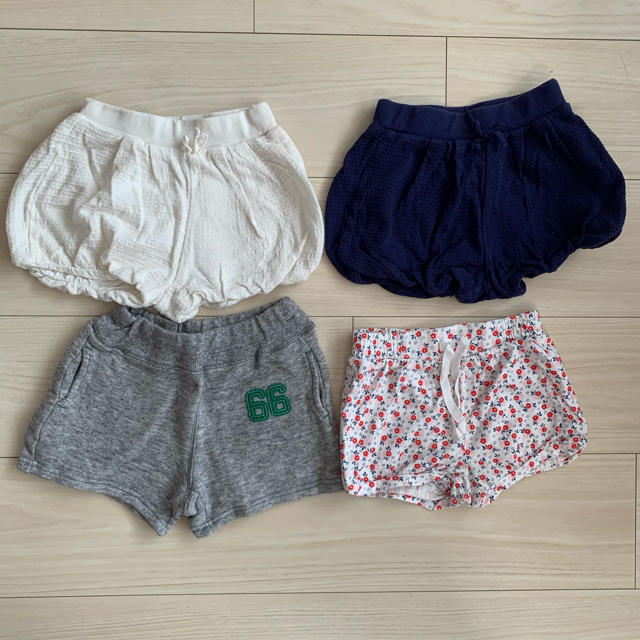 babyGAP(ベビーギャップ)のショートパンツ　サイズ80cm 4枚セット キッズ/ベビー/マタニティのベビー服(~85cm)(パンツ)の商品写真