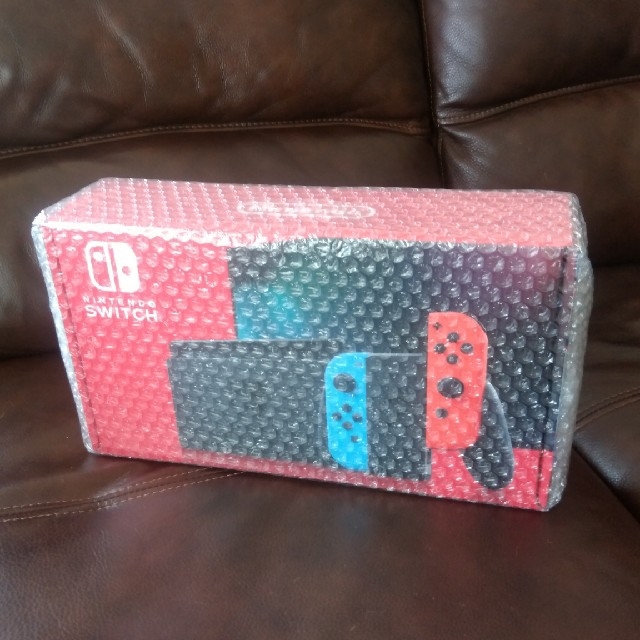 【新型】Nintendo Switch (L)ネオンブルー/(R)ネオンレッド