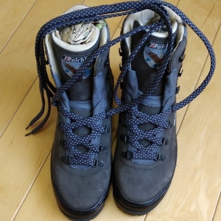 登山靴(登山用品)