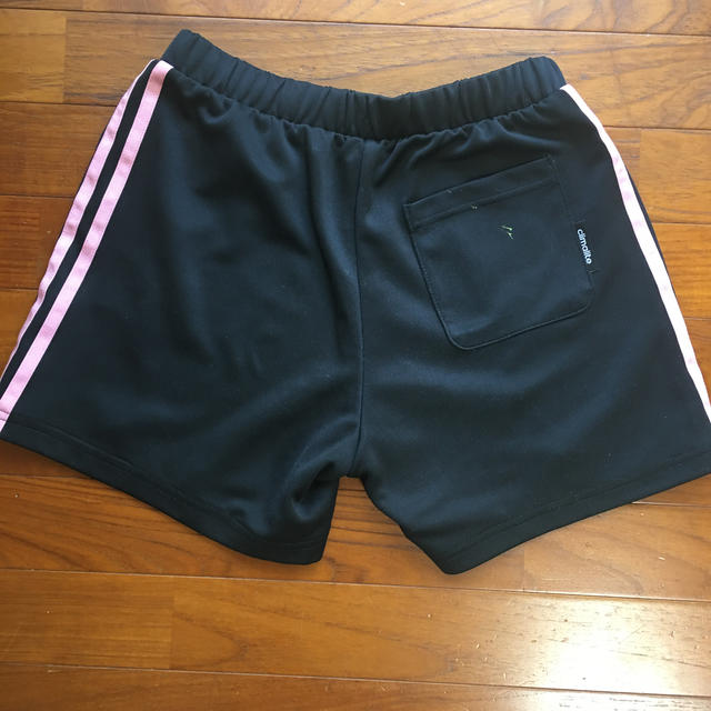 adidas(アディダス)のアディダス  黒 ショートパンツ 160 キッズ/ベビー/マタニティのキッズ服女の子用(90cm~)(パンツ/スパッツ)の商品写真