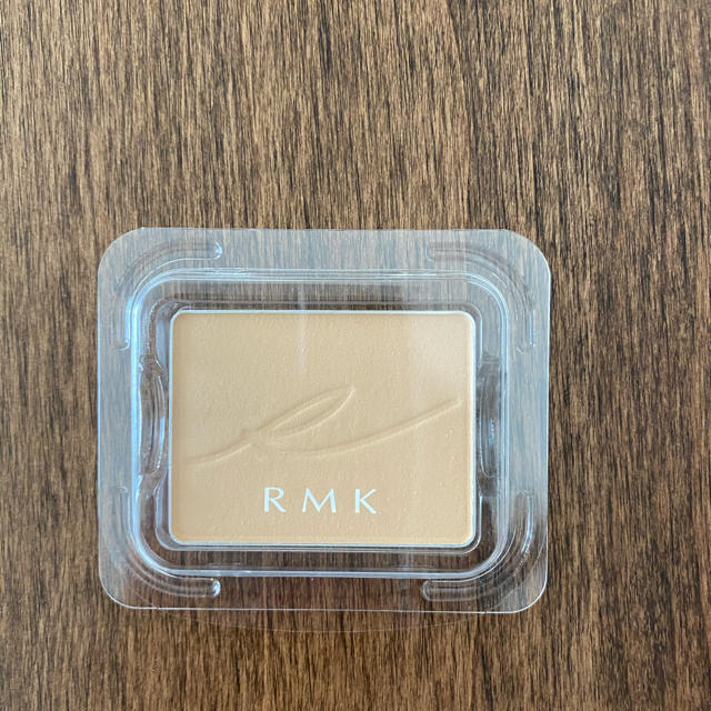 RMK(アールエムケー)のRMK シルクフィットフェイスパウダー　02 レフィル コスメ/美容のベースメイク/化粧品(フェイスパウダー)の商品写真