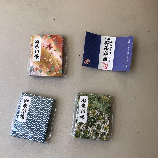 ガチャガチャミニ御朱印帳3種 エンタメ/ホビーのコレクション(その他)の商品写真