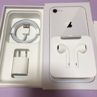 アイフォーン(iPhone)のiPhone 8 純正 イヤホン・アダプター・充電器　正規品 (ヘッドフォン/イヤフォン)