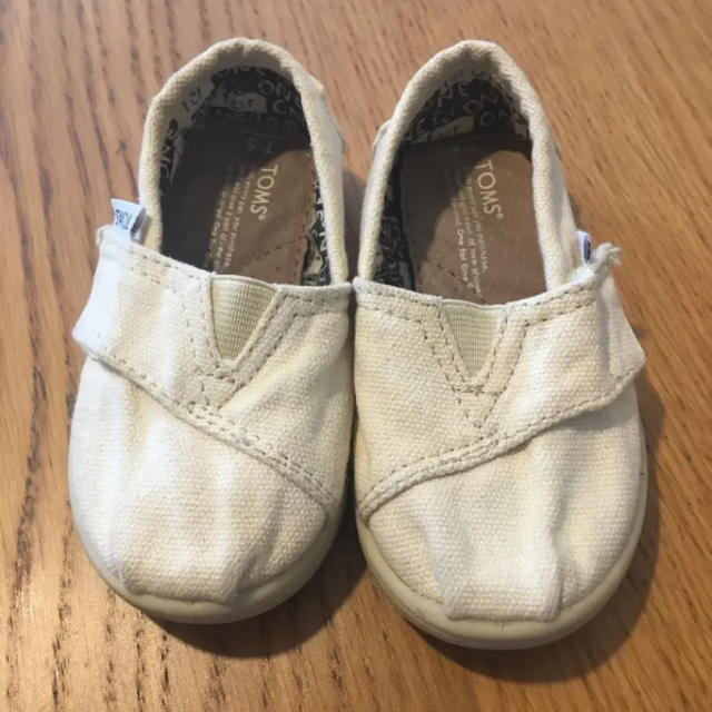 TOMS(トムズ)のTOMS キッズスリッポン   キッズ/ベビー/マタニティのベビー靴/シューズ(~14cm)(スリッポン)の商品写真