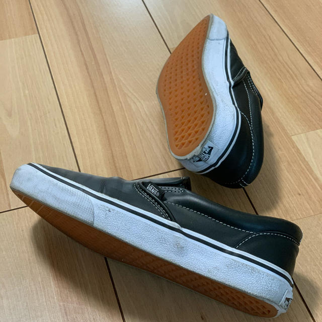 VANS(ヴァンズ)のVANS スリッポン  スムーズレザー　US7 25cm メンズの靴/シューズ(スニーカー)の商品写真