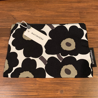 マリメッコ(marimekko)のマリメッコ　ウニッコブラック　ポーチ　新品未使用(ポーチ)