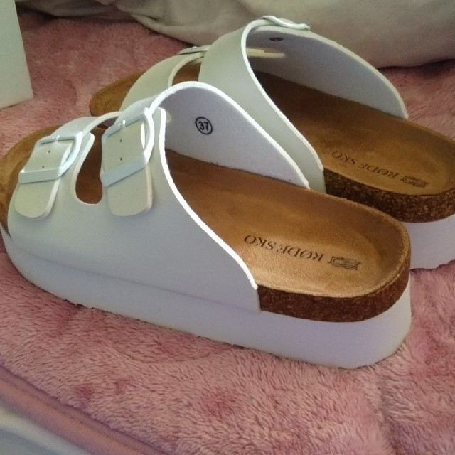 URBAN RESEARCH(アーバンリサーチ)のアーバンリサーチ 厚底サンダル 白 サイズ37 レディースの靴/シューズ(サンダル)の商品写真