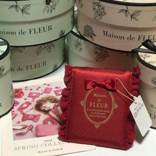 メゾンドフルール(Maison de FLEUR)の限定品フリルミラー＆パンフレットSET(卓上ミラー)