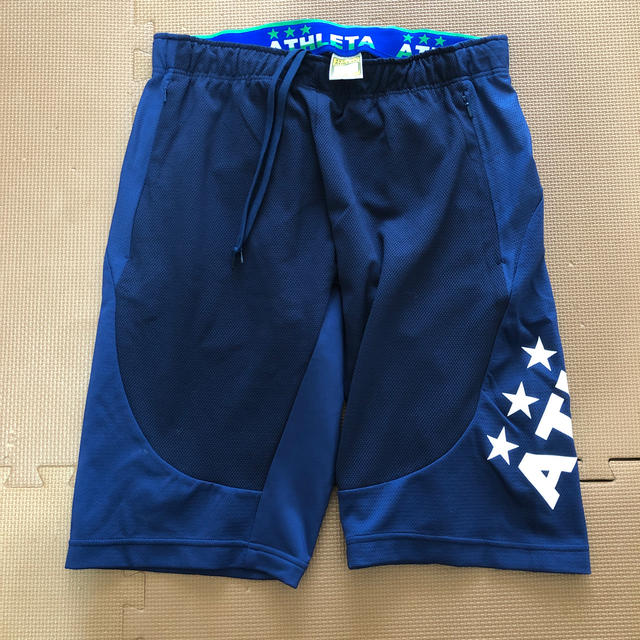 ATHLETA(アスレタ)の美品　アスレタ　ハーフパンツ　サイズ：O スポーツ/アウトドアのサッカー/フットサル(ウェア)の商品写真