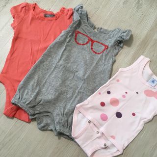 ギャップ(GAP)の⭐︎美品⭐︎GAP &プチバトー　⭐︎60 70サイズセット(ロンパース)