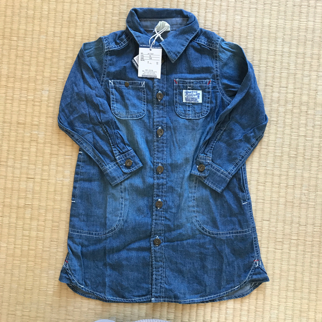 BREEZE(ブリーズ)の新品！ブリーズ デニムワンピース シャツワンピース100cm キッズ/ベビー/マタニティのキッズ服女の子用(90cm~)(ワンピース)の商品写真