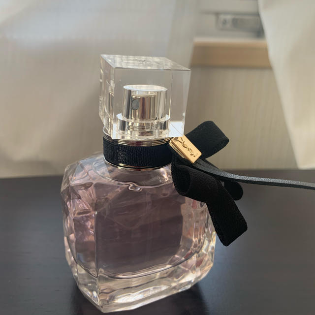 Saint Laurent(サンローラン)の☆イヴ・サンローラン モン パリ オーデパルファム 30ml☆ コスメ/美容の香水(香水(女性用))の商品写真