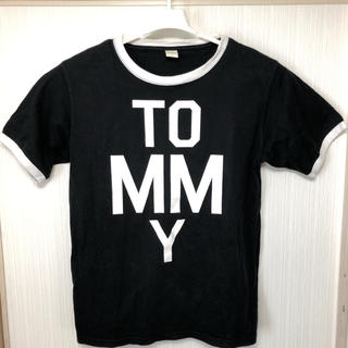 トミー(TOMMY)の大幅値下げ　Tommy ブラック　Tシャツ(Tシャツ/カットソー(半袖/袖なし))