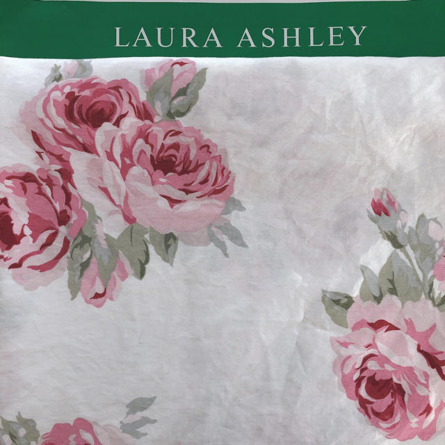 LAURA ASHLEY(ローラアシュレイ)のローラアシュレイ はぎれ 生地 花柄 ハンドメイドの素材/材料(生地/糸)の商品写真