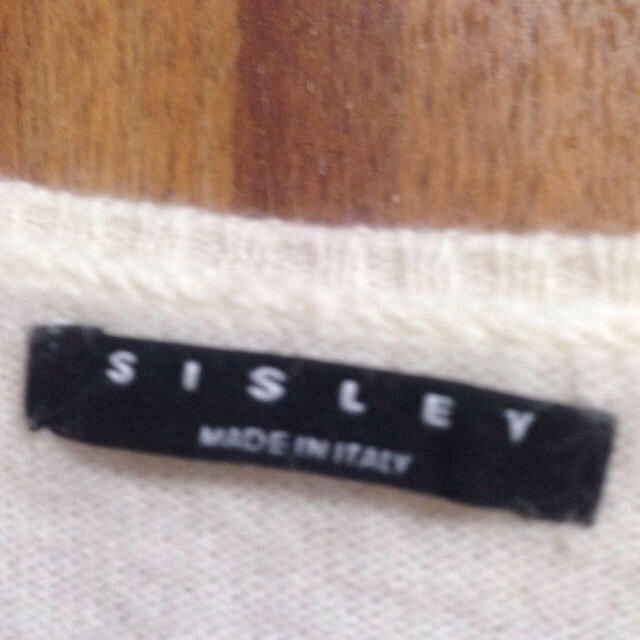 Sisley(シスレー)のホワイトVニット♪ レディースのトップス(ニット/セーター)の商品写真