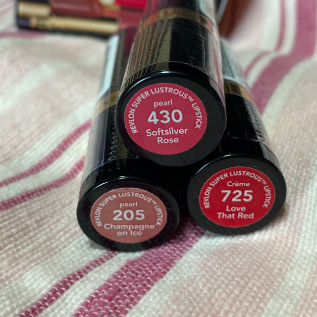 REVLON(レブロン)の色が変更となりました！新品、未使用★レブロン　リップ コスメ/美容のベースメイク/化粧品(口紅)の商品写真