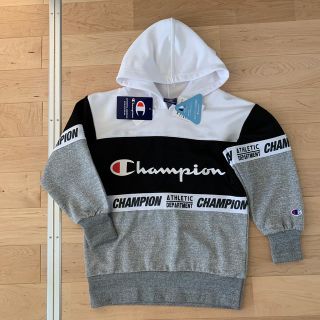 チャンピオン(Champion)の専用！チャンピオン　フード付きトレーナー　130(Tシャツ/カットソー)