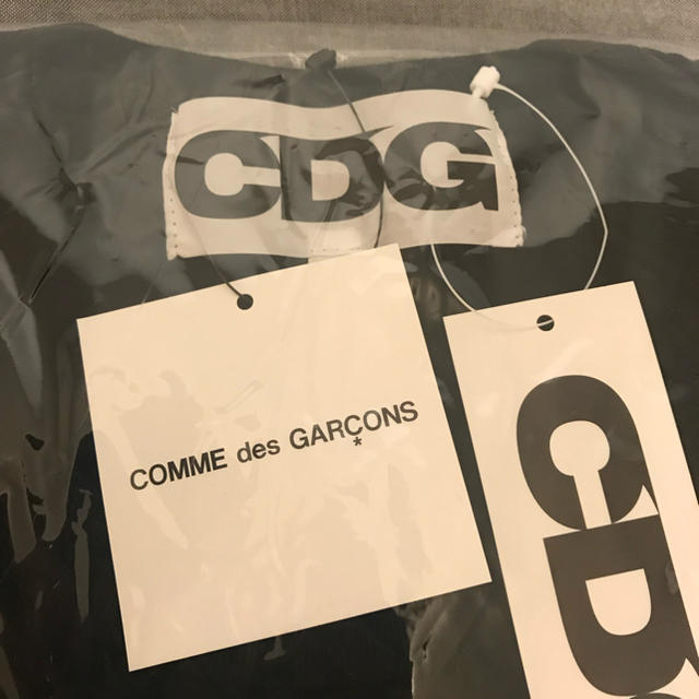 COMME des GARCONS(コムデギャルソン)のコムデギャルソン ロゴ ロングスリーブ 新品未使用 タグ付き 黒 メンズのトップス(Tシャツ/カットソー(七分/長袖))の商品写真