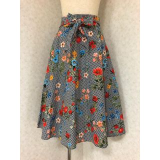 ザラ(ZARA)のザラベーシック 花柄 ギンガムチェック スカート(ひざ丈スカート)