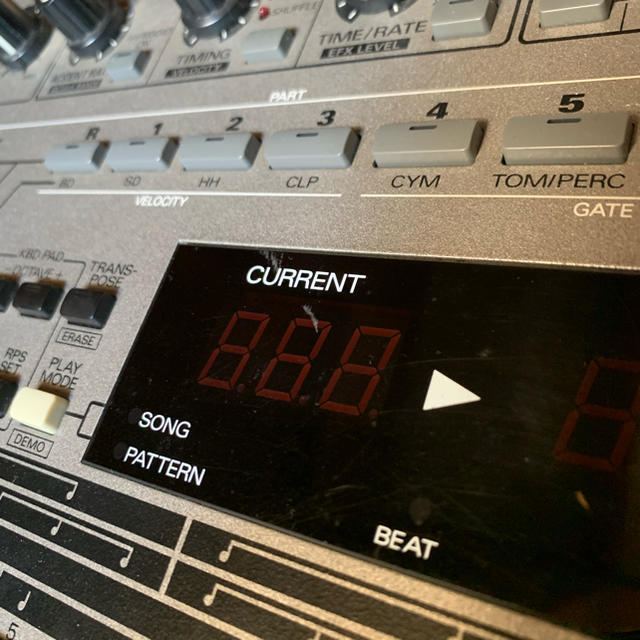 Roland MC-303 シンセサイザー なつかし楽器道場'96年 シーケンサー「Roland MC-303」- e楽器屋.com