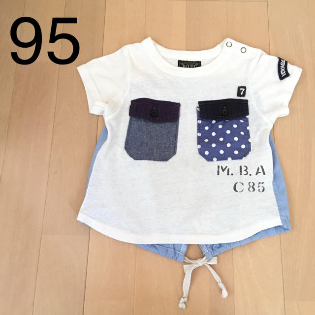 95cm 白×水色 切替えTシャツ 送料込み キッズ/ベビー/マタニティのキッズ服男の子用(90cm~)(Tシャツ/カットソー)の商品写真