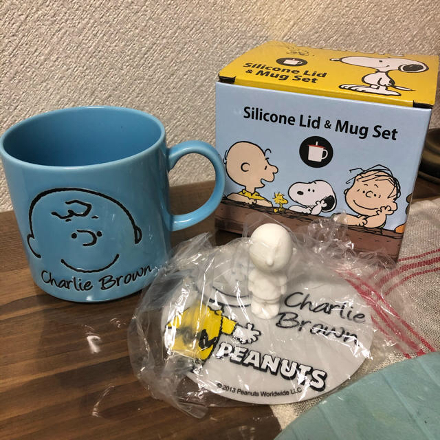 PEANUTS(ピーナッツ)のスヌーピー  チャーリーブラウンのマグカップ インテリア/住まい/日用品のキッチン/食器(グラス/カップ)の商品写真