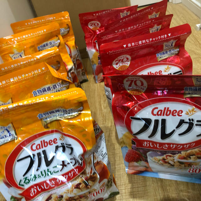 カルビー(カルビー)のカルビーフルグラ　 食品/飲料/酒の食品(その他)の商品写真