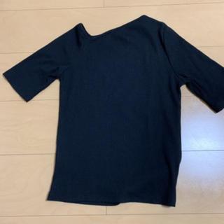 肩あきトップス　変形　ブラック　トップス(Tシャツ(長袖/七分))