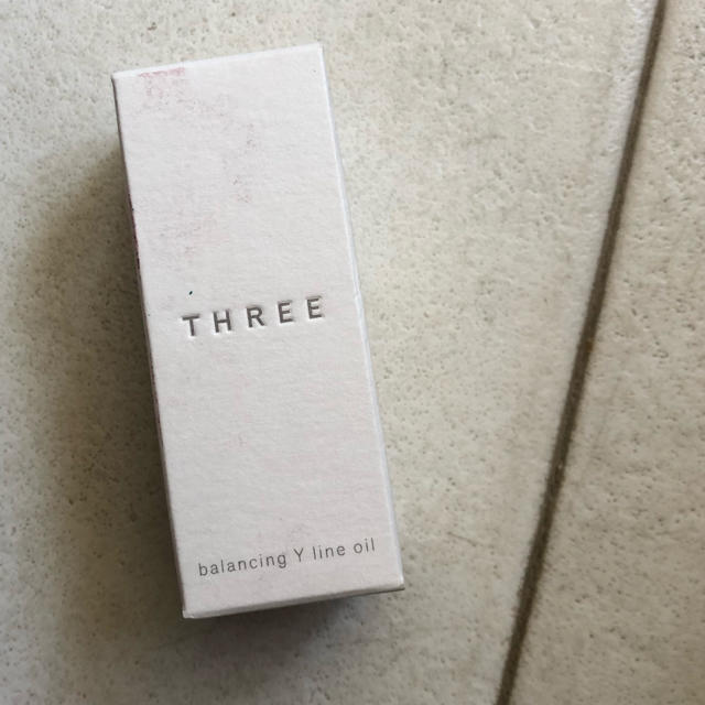 THREE(スリー)のTHREE バランシング Yラインオイル　新品き コスメ/美容のヘアケア/スタイリング(オイル/美容液)の商品写真