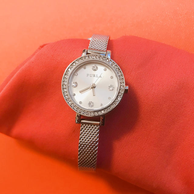 Furla(フルラ)のFURLA ラインストーン 腕時計　シルバー クオーツ時計 レディースのファッション小物(腕時計)の商品写真