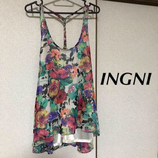 イング(INGNI)のINGNI タンクトップ カラフル 花柄(タンクトップ)