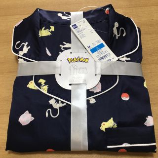 ジーユー(GU)の【GU×ポケモン】パジャマ　ネイビー　Mサイズ　(パジャマ)