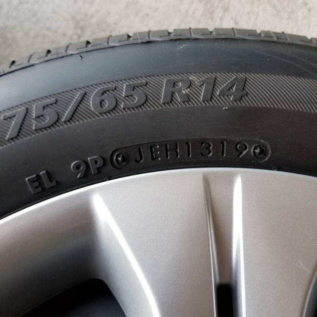 日産 - 日産ノートE11純正ホイールタイヤ175/65/14の通販 by 日産 - 日産ノートE11純正ホイールタイヤ175/65/14の通販 by