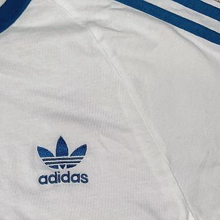 アディダス(adidas)のADIDASのTシャツ(Tシャツ/カットソー(半袖/袖なし))