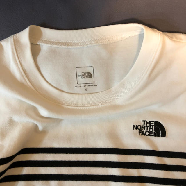 THE NORTH FACE(ザノースフェイス)のTHE NORTH FACE Tシャツ　白色　Sサイズ レディースのトップス(Tシャツ(半袖/袖なし))の商品写真