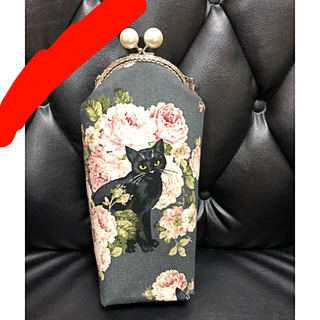 黒猫と薔薇 Perl drop がま口ペットボトルカバーの通販 by #bush ...