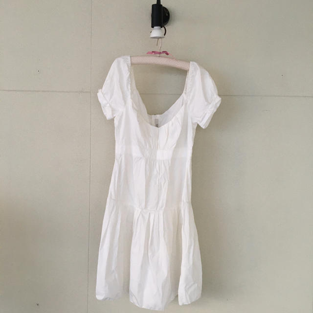 ひざ丈ワンピース PRADA - PRADA white dress onepiece.