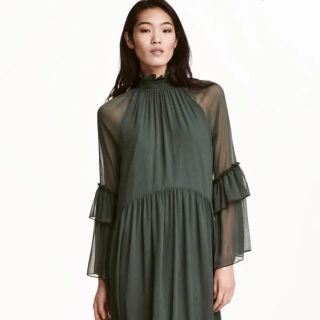 エイチアンドエム(H&M)のH＆M カーキシフォンワンピース(ロングワンピース/マキシワンピース)