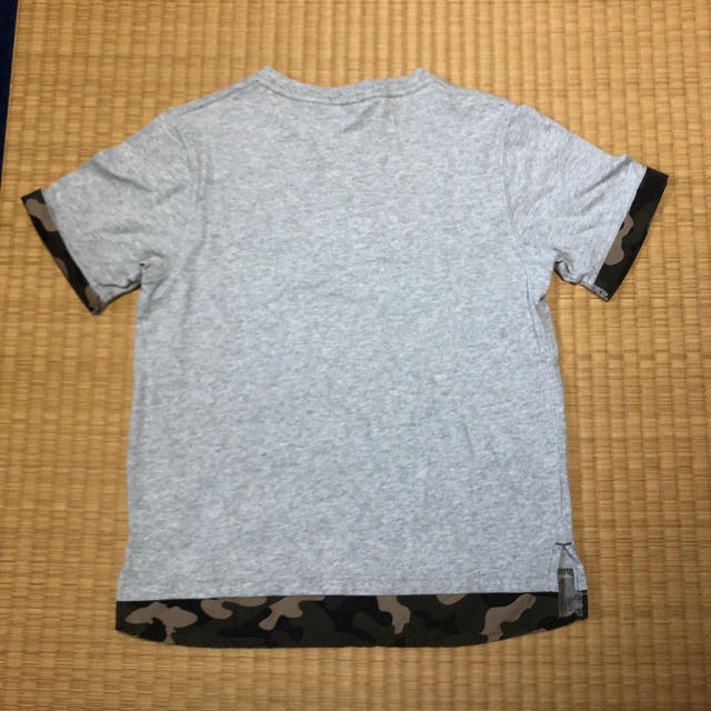 GU(ジーユー)のGUTシャツ 130cm キッズ/ベビー/マタニティのキッズ服男の子用(90cm~)(Tシャツ/カットソー)の商品写真