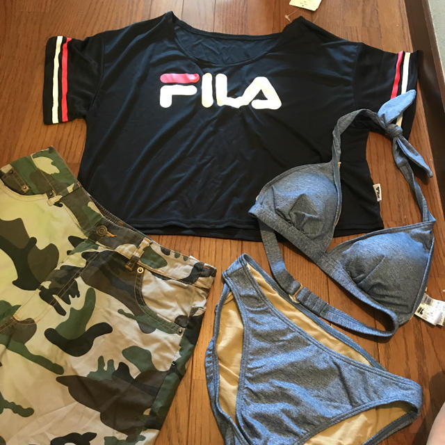 FILA(フィラ)のFILA ラッシュガード 水着 4点セット M レディースの水着/浴衣(水着)の商品写真