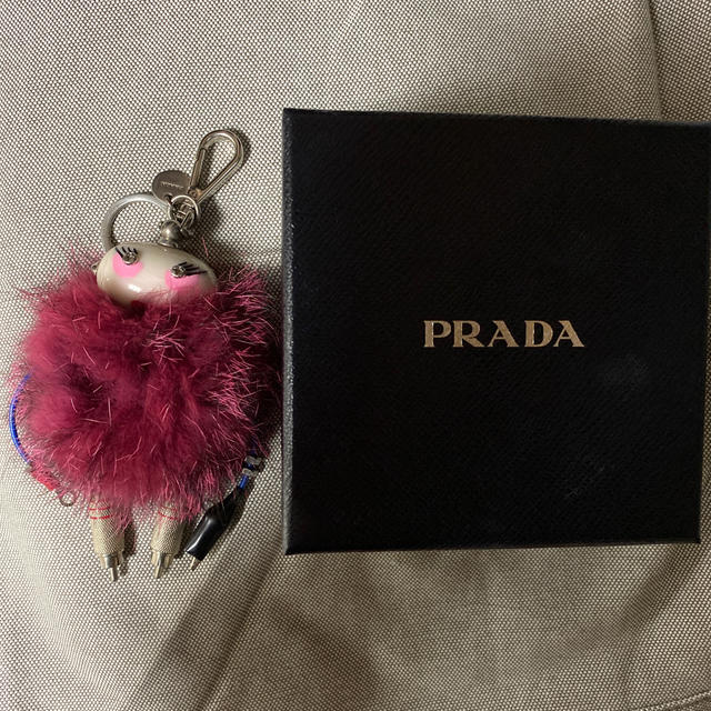 PRADA(プラダ)のPRADAファーチャーム ハンドメイドのファッション小物(バッグチャーム)の商品写真