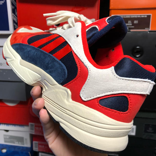 adidas(アディダス)のadidas YUNG-1 28cm メンズの靴/シューズ(スニーカー)の商品写真