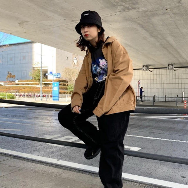 X-girl(エックスガール)のEMBROIDERED MILLS LOGO BUCKET HAT レディースの帽子(ハット)の商品写真