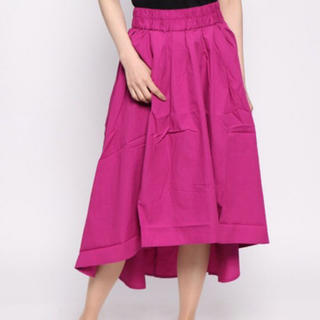 セブンデイズサンデイ(SEVENDAYS=SUNDAY)のフレアスカート　ピンク色(ロングスカート)
