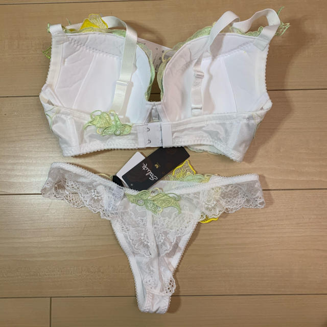 サルート ブラ&Tバック-www.mwasaving.com