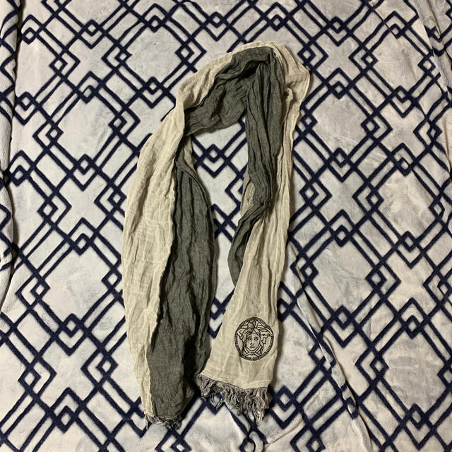18886円オンライン 買い 新品 激安 【未使用美品】VERSACE マフラー